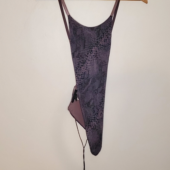Mauve Purple, and Gray Snakeskin Print Silk Strappy Wrap y2k Tie Top - Picture 8 of 13